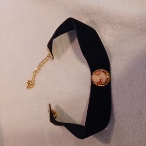 Cameo Black Velvet Choker Vintage Necklace